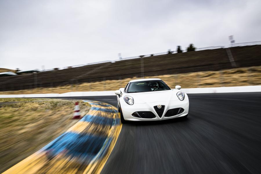  Alfa Romeo 4C Launch Edition (960) 2015 года  (NA) (фото 12 из 44)